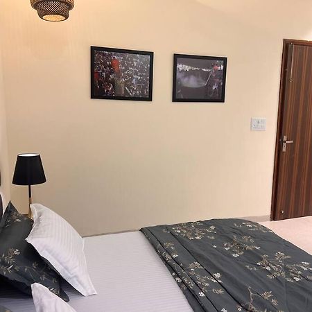 5Bhk Home Away From Home At Ranjit Avenue アムリトサル エクステリア 写真