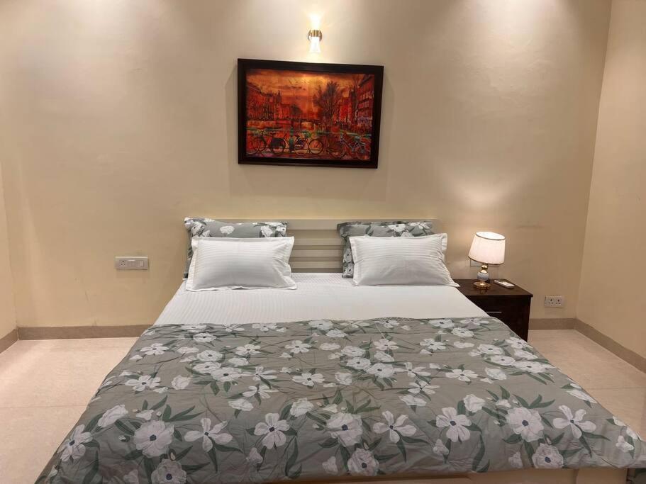 5Bhk Home Away From Home At Ranjit Avenue アムリトサル エクステリア 写真