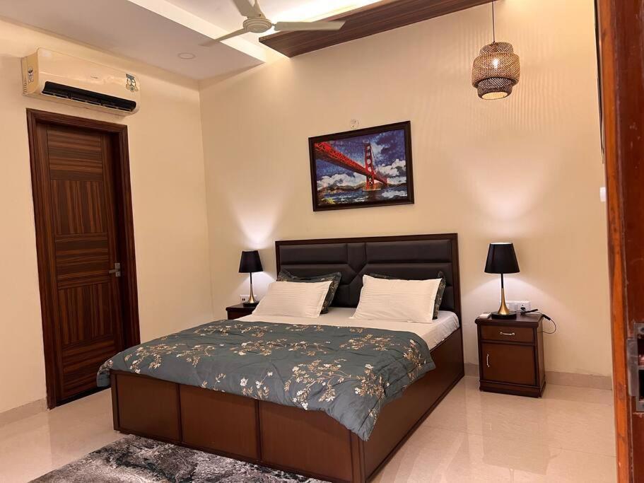 5Bhk Home Away From Home At Ranjit Avenue アムリトサル エクステリア 写真