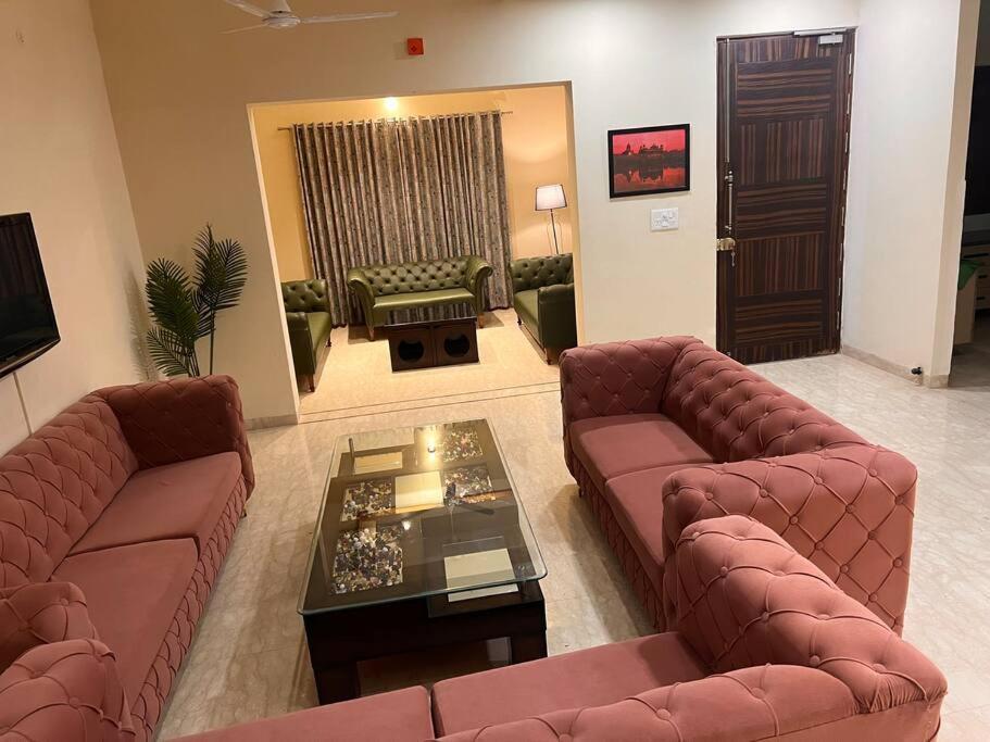 5Bhk Home Away From Home At Ranjit Avenue アムリトサル エクステリア 写真