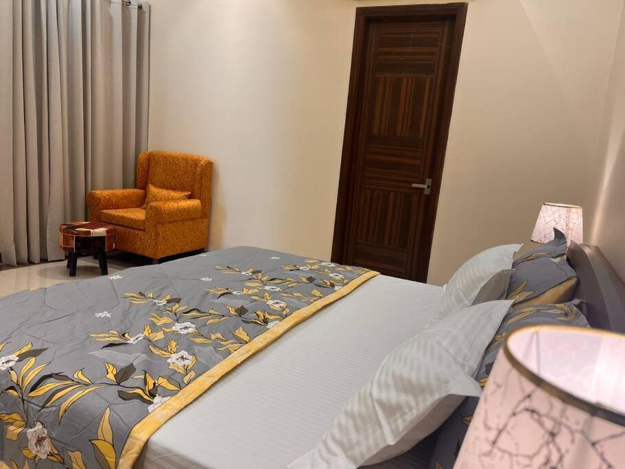 5Bhk Home Away From Home At Ranjit Avenue アムリトサル エクステリア 写真