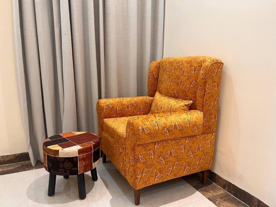 5Bhk Home Away From Home At Ranjit Avenue アムリトサル エクステリア 写真