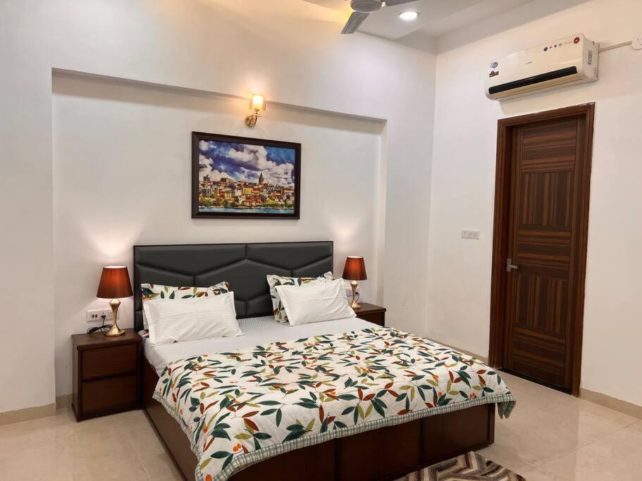 5Bhk Home Away From Home At Ranjit Avenue アムリトサル エクステリア 写真