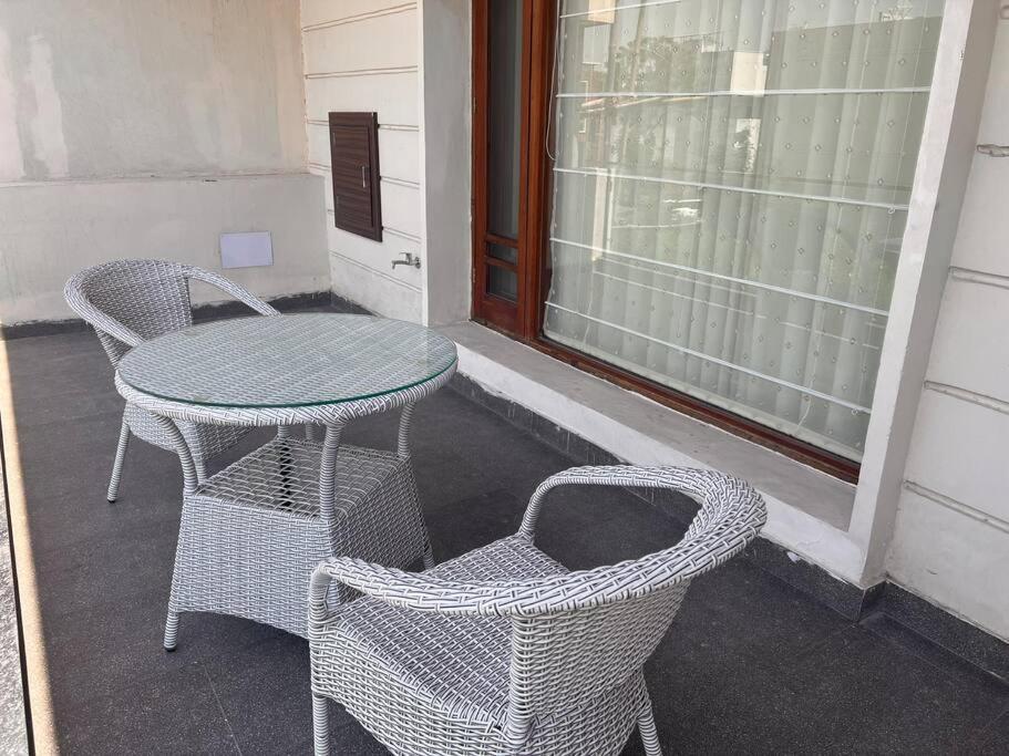 5Bhk Home Away From Home At Ranjit Avenue アムリトサル エクステリア 写真