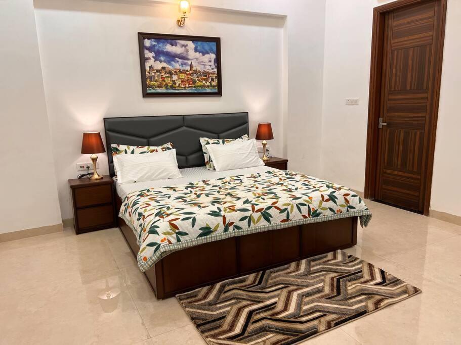 5Bhk Home Away From Home At Ranjit Avenue アムリトサル エクステリア 写真