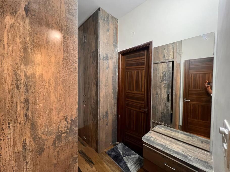5Bhk Home Away From Home At Ranjit Avenue アムリトサル エクステリア 写真